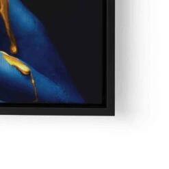 Blue Face 24 Blue Face -Artmind artmind wandbild goldene lippen on blue face gerahmtes bild lwrs