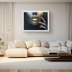 Golden Face - Galerieabzug 12 Golden Face - Galerieabzug -Artmind goldene lippen wandbild artmind poster 1