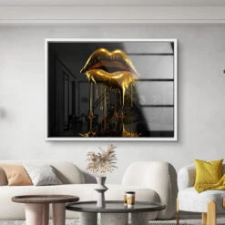 Lip Drop 17 Lip Drop -Artmind wandbild gold lip kunst kaufen bei artmind 1
